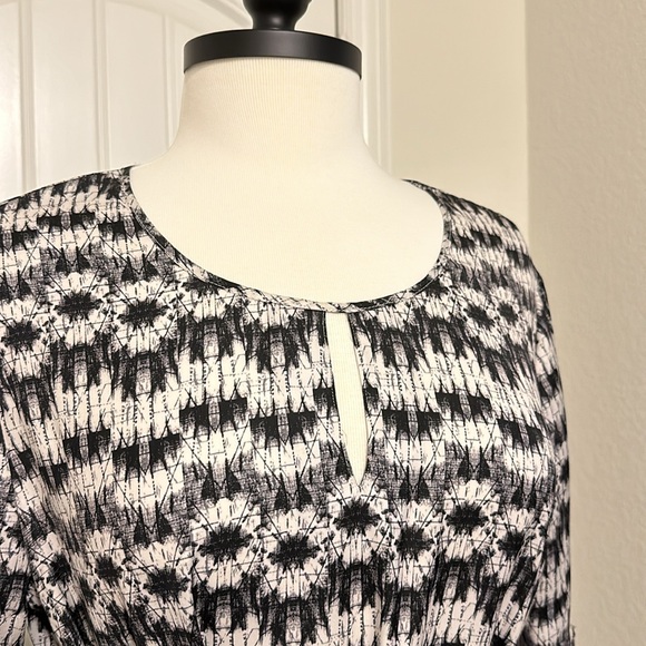 Black and White Print Shirt Dress - Picture 2 of 8